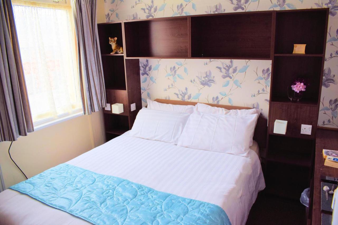 The Clarendon Hotel Блекпул Екстериор снимка